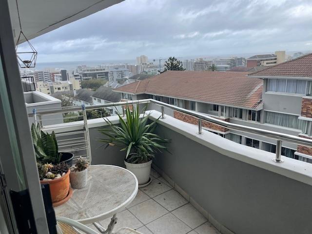 To Let 1 Bedroom Property for Rent in Sea Point Western Cape